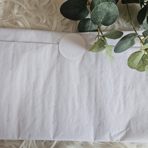 Tiffany Gift Set Bundle: 5pc - Picture 10 of 14